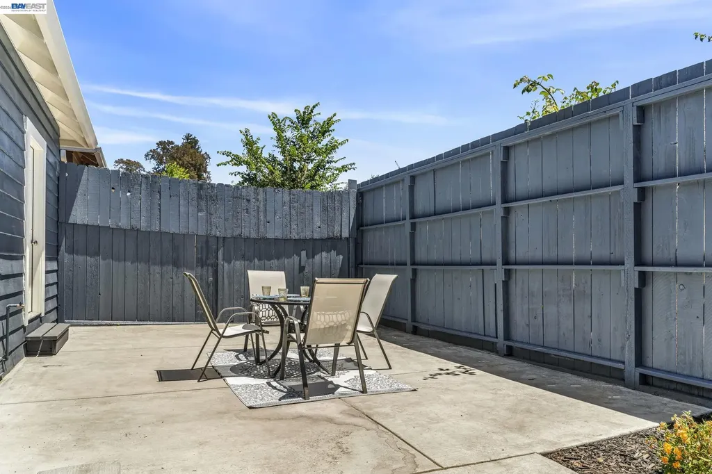 1538 17th Avenue Oakland CA 94606