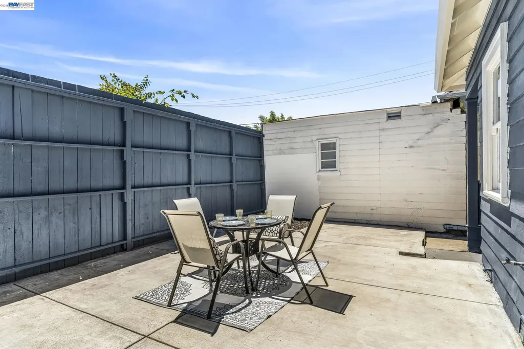 1538 17th Avenue Oakland CA 94606