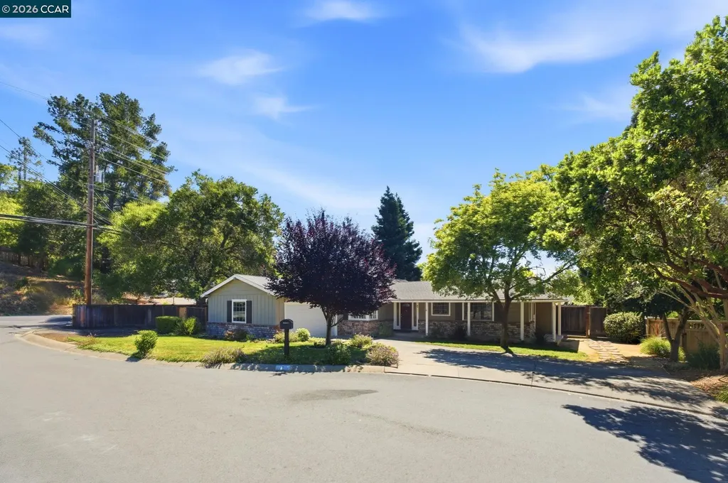 7 El Corte Orinda CA 94563