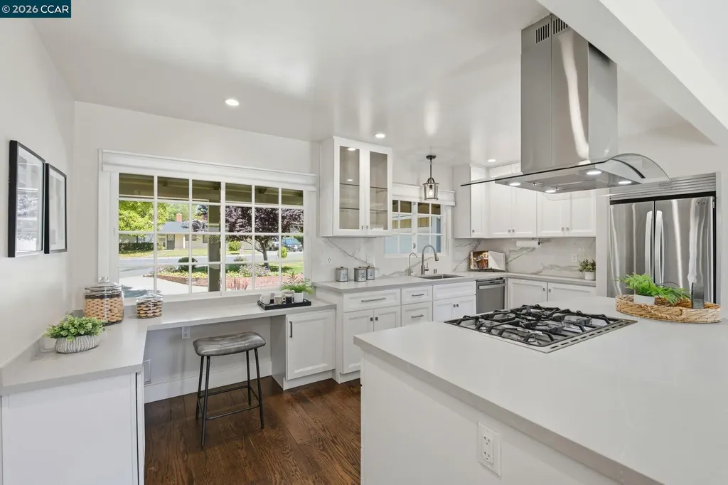 7 El Corte Orinda CA 94563
