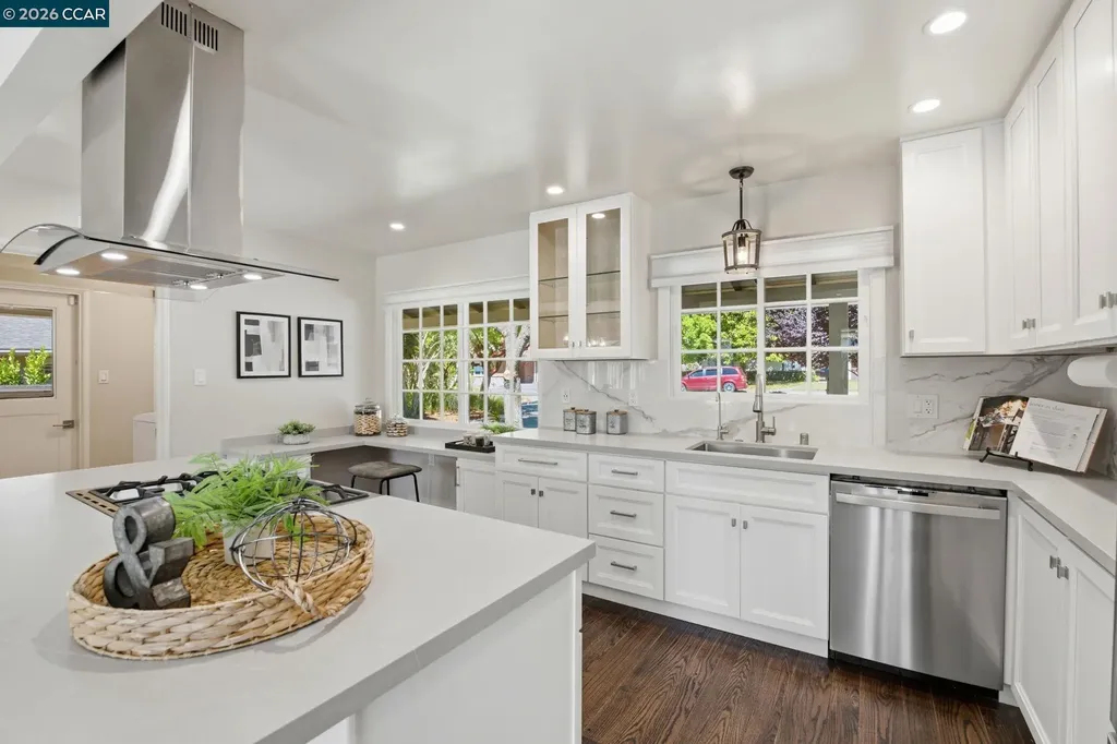 7 El Corte Orinda CA 94563