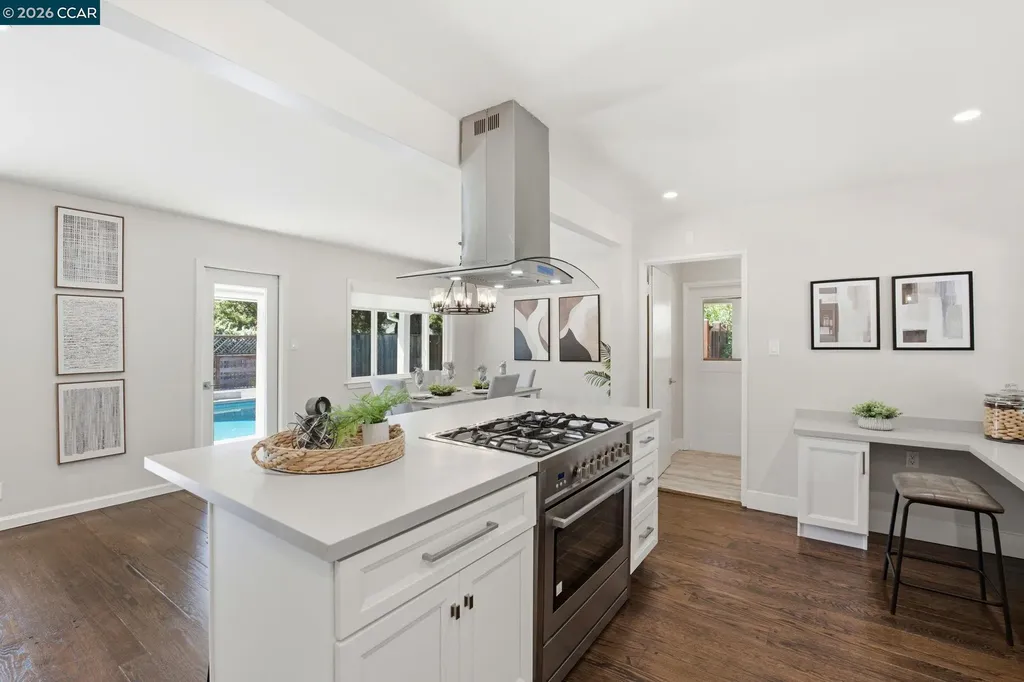 7 El Corte Orinda CA 94563