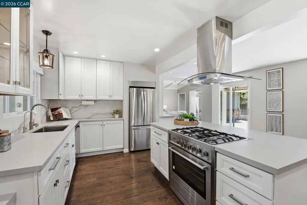 7 El Corte Orinda CA 94563