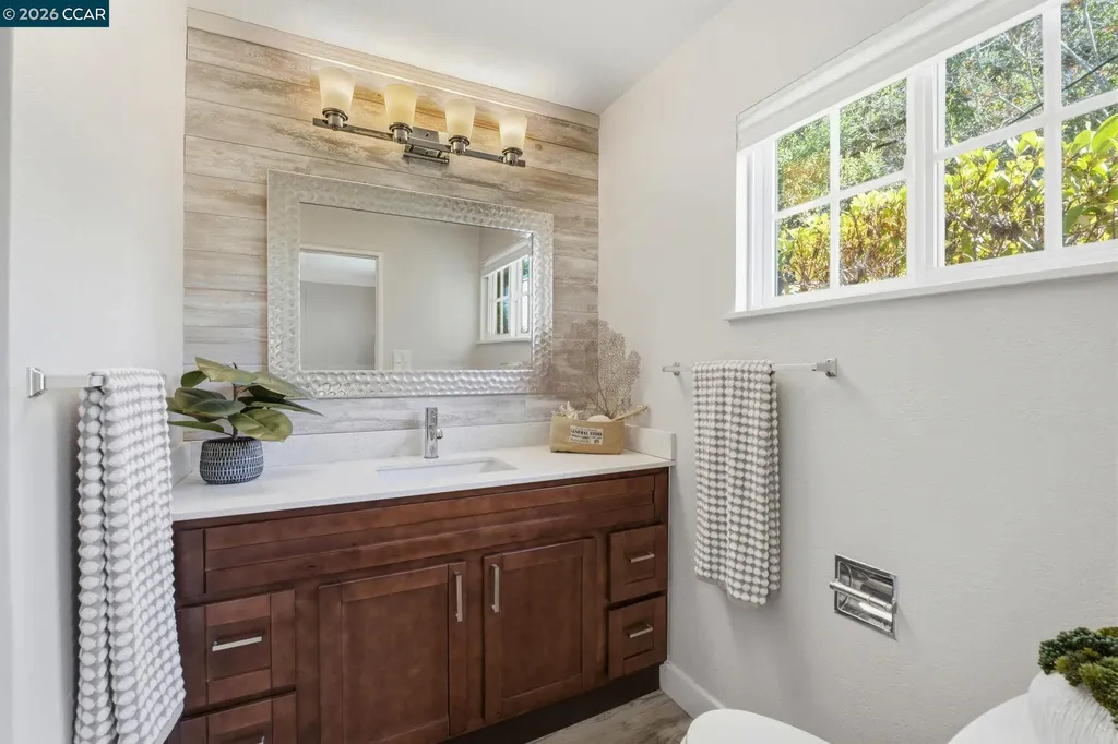 7 El Corte Orinda CA 94563