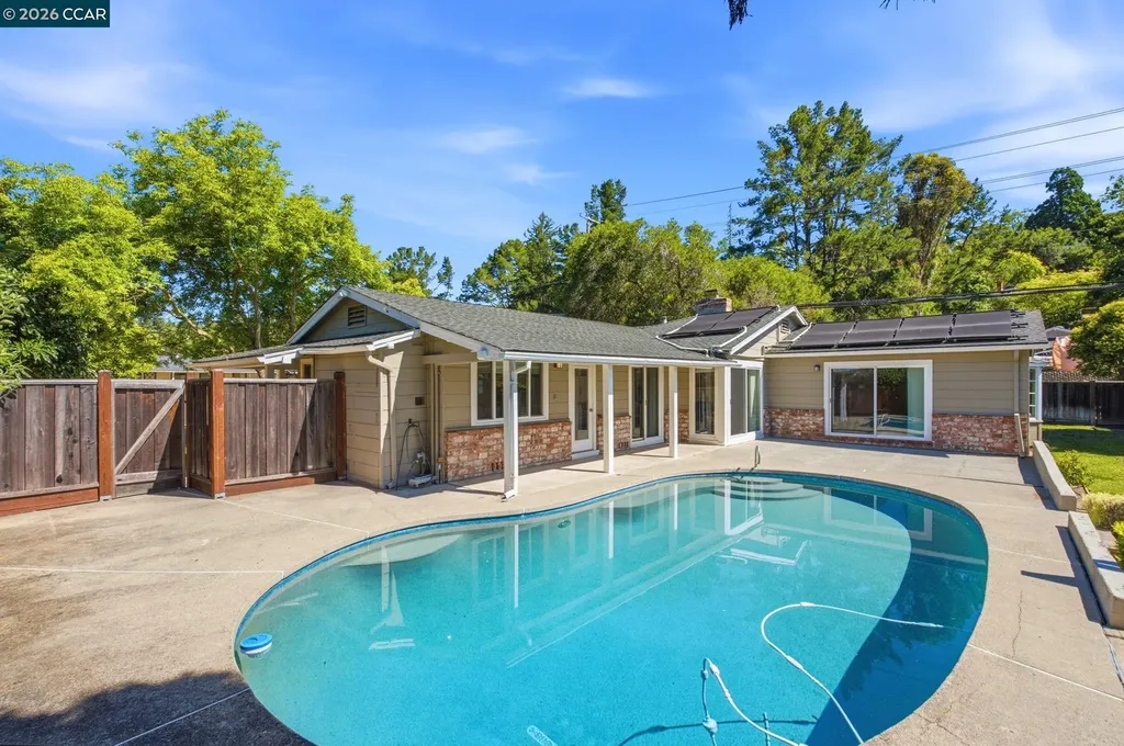 7 El Corte Orinda CA 94563