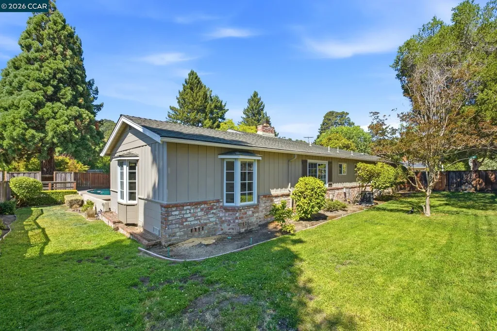 7 El Corte Orinda CA 94563