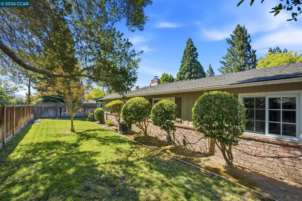 7 El Corte Orinda CA 94563