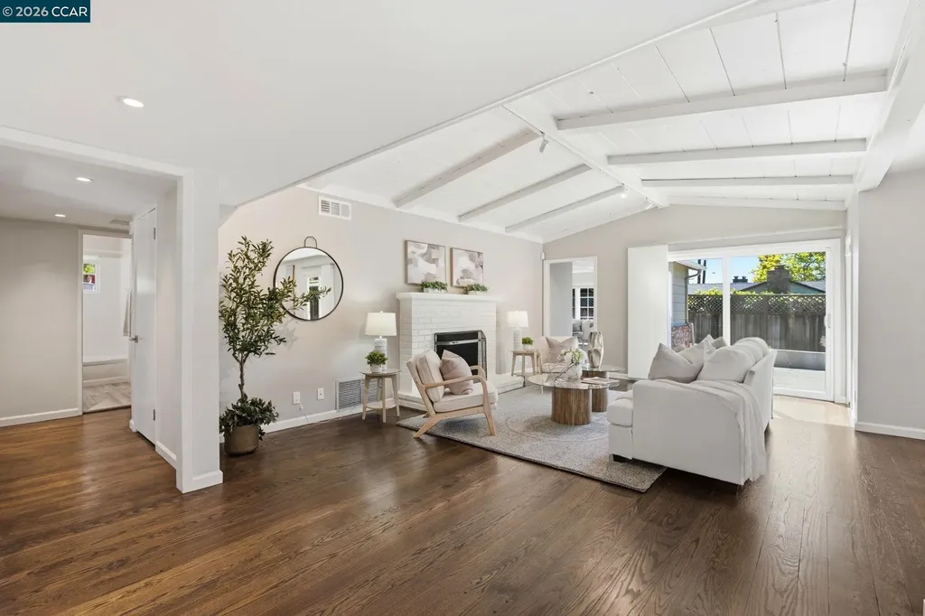 7 El Corte Orinda CA 94563
