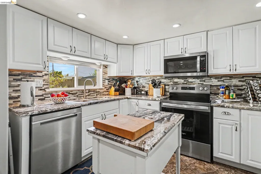 611 Riverview Place Bethel Island CA 94511