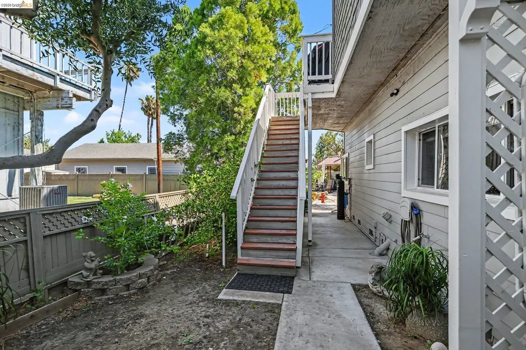 611 Riverview Place Bethel Island CA 94511