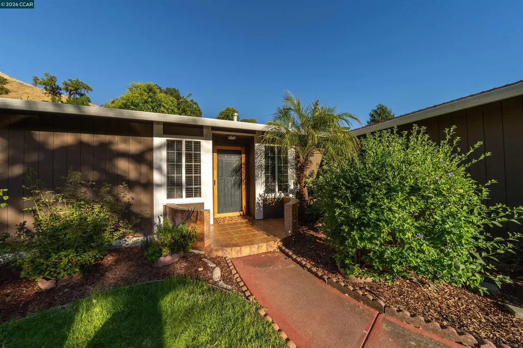 2983 Simas Avenue Pinole CA 94564