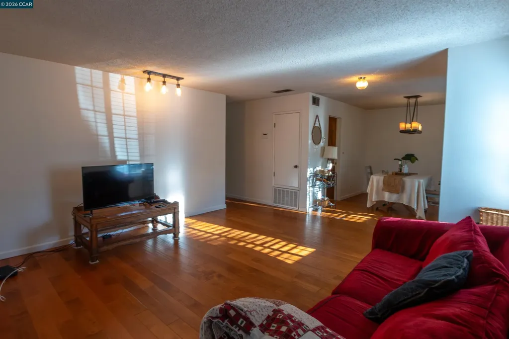 2983 Simas Avenue Pinole CA 94564