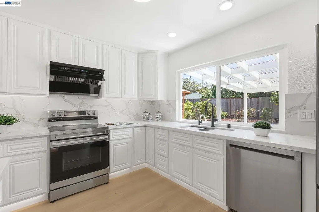 31396 Santa Elena Way Union City CA 94587