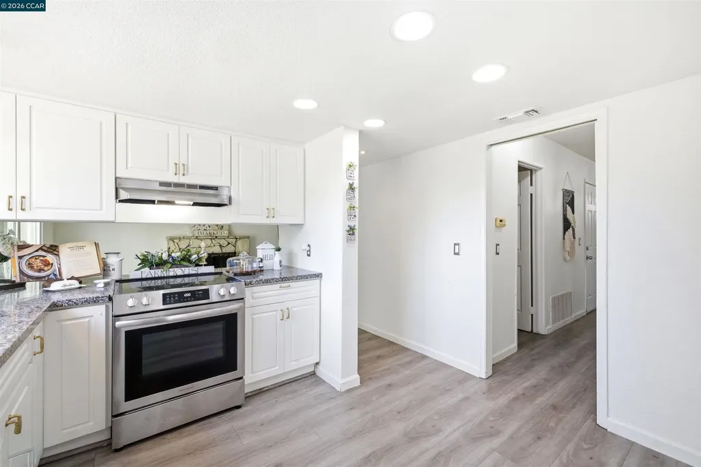 730 Stratford Avenue Dixon CA 95620