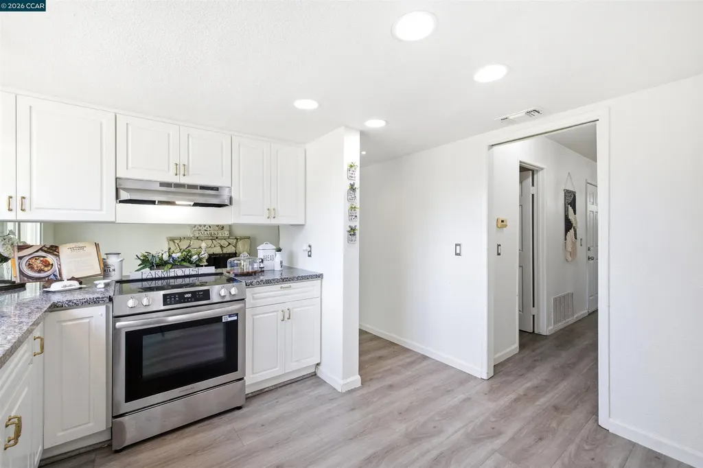730 Stratford Avenue Dixon CA 95620