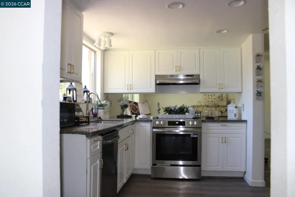 730 Stratford Avenue Dixon CA 95620