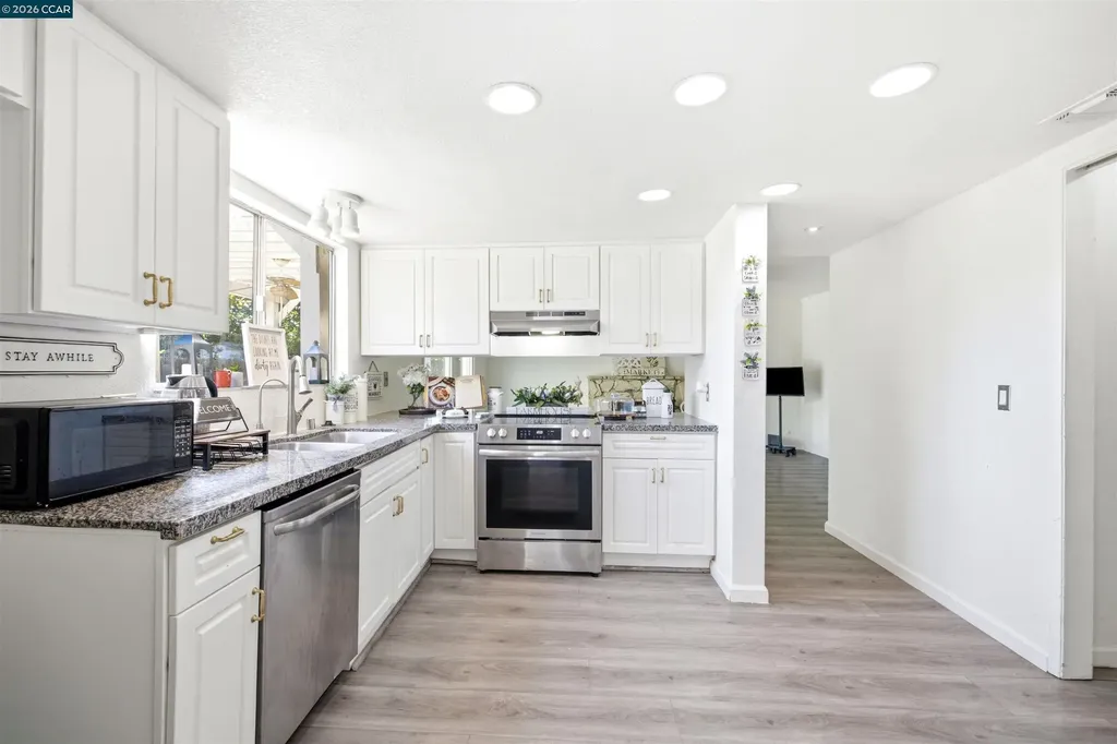 730 Stratford Avenue Dixon CA 95620