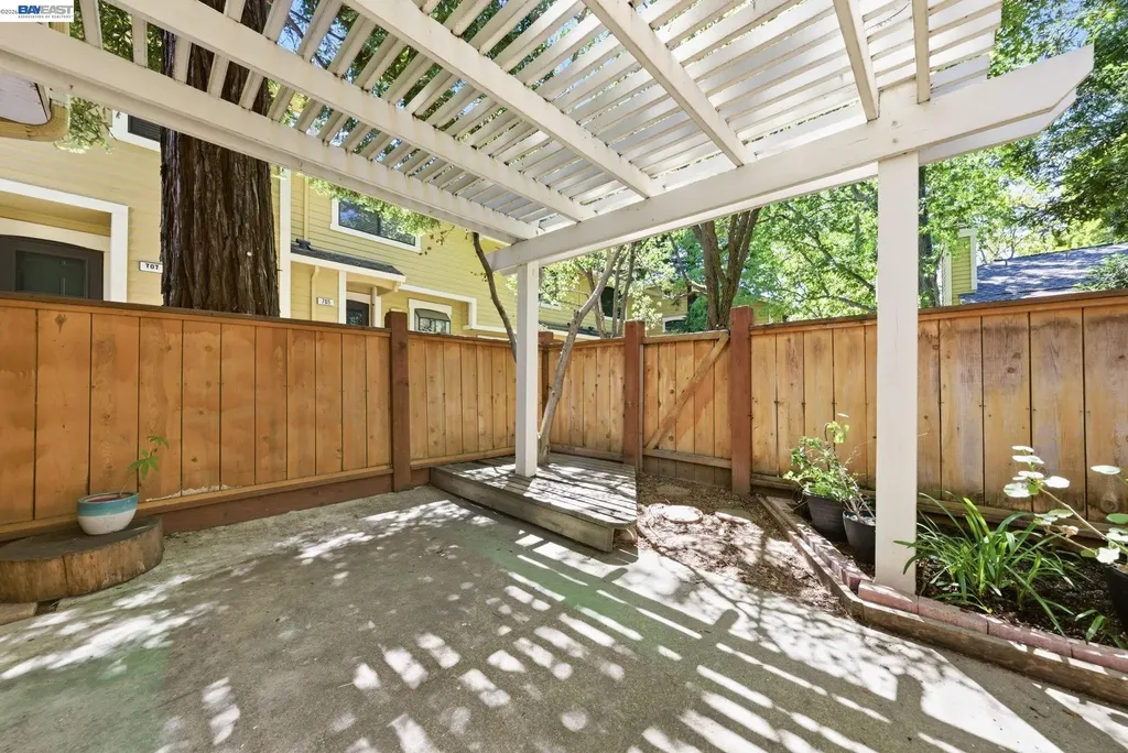 709 Center Avenue Martinez CA 94553