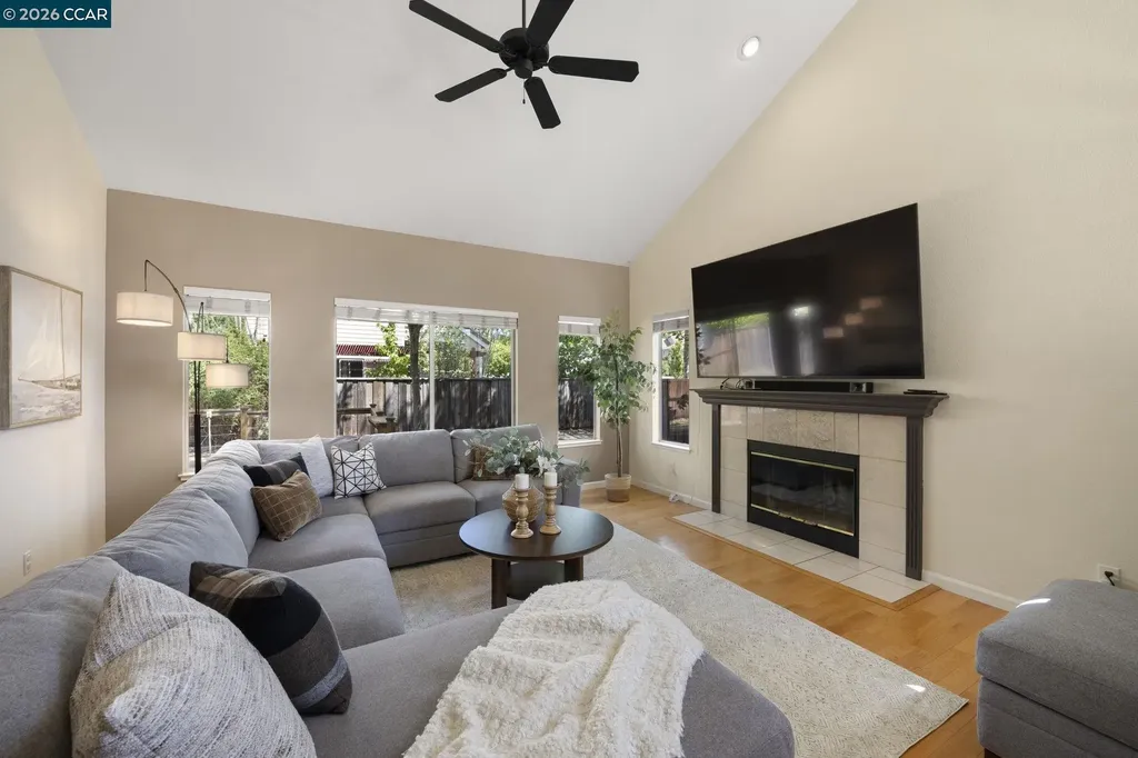 637 Julpun Loop Clayton CA 94517