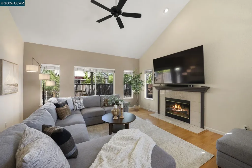 637 Julpun Loop Clayton CA 94517