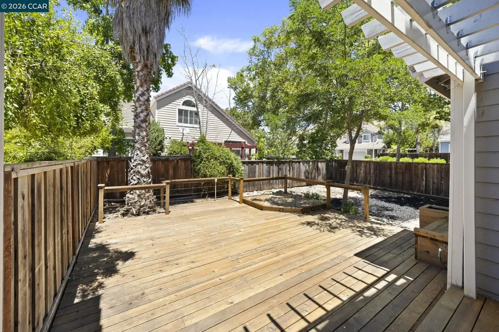 637 Julpun Loop Clayton CA 94517