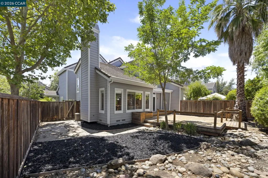 637 Julpun Loop Clayton CA 94517