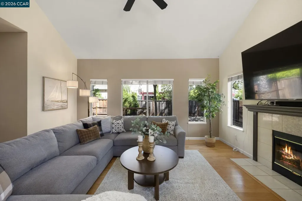 637 Julpun Loop Clayton CA 94517