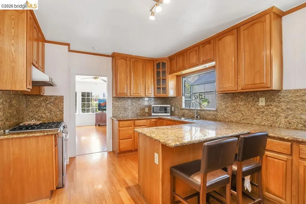 2921 Eastman Avenue Oakland CA 94619