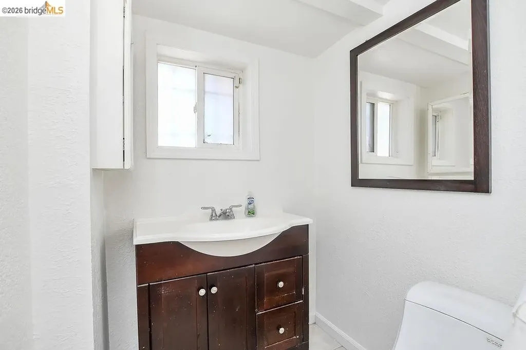 2921 Eastman Avenue Oakland CA 94619