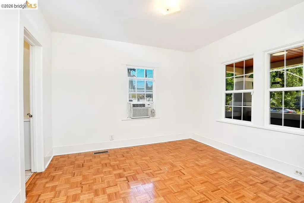2921 Eastman Avenue Oakland CA 94619