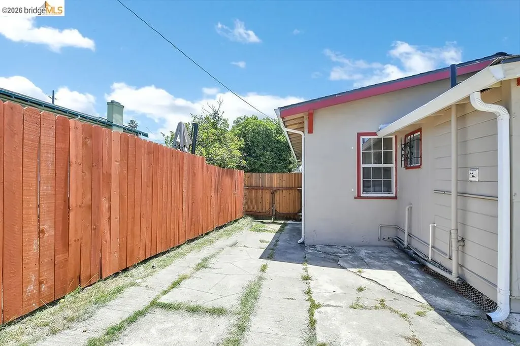 2921 Eastman Avenue Oakland CA 94619