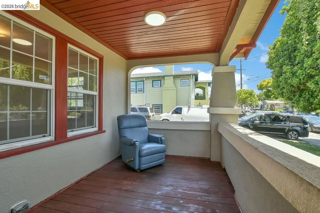 2921 Eastman Avenue Oakland CA 94619