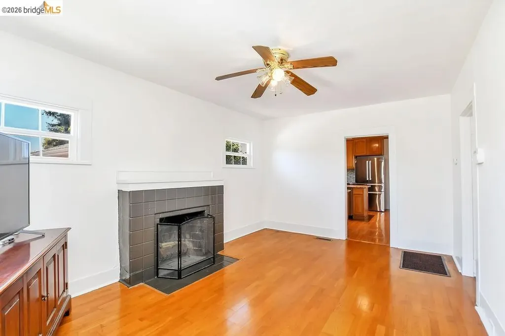 2921 Eastman Avenue Oakland CA 94619