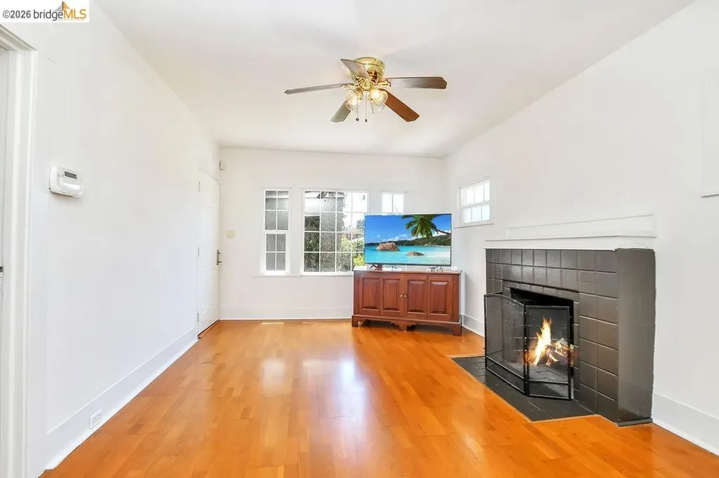 2921 Eastman Avenue Oakland CA 94619