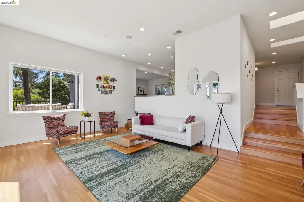 6153 Girvin Drive Oakland CA 94611