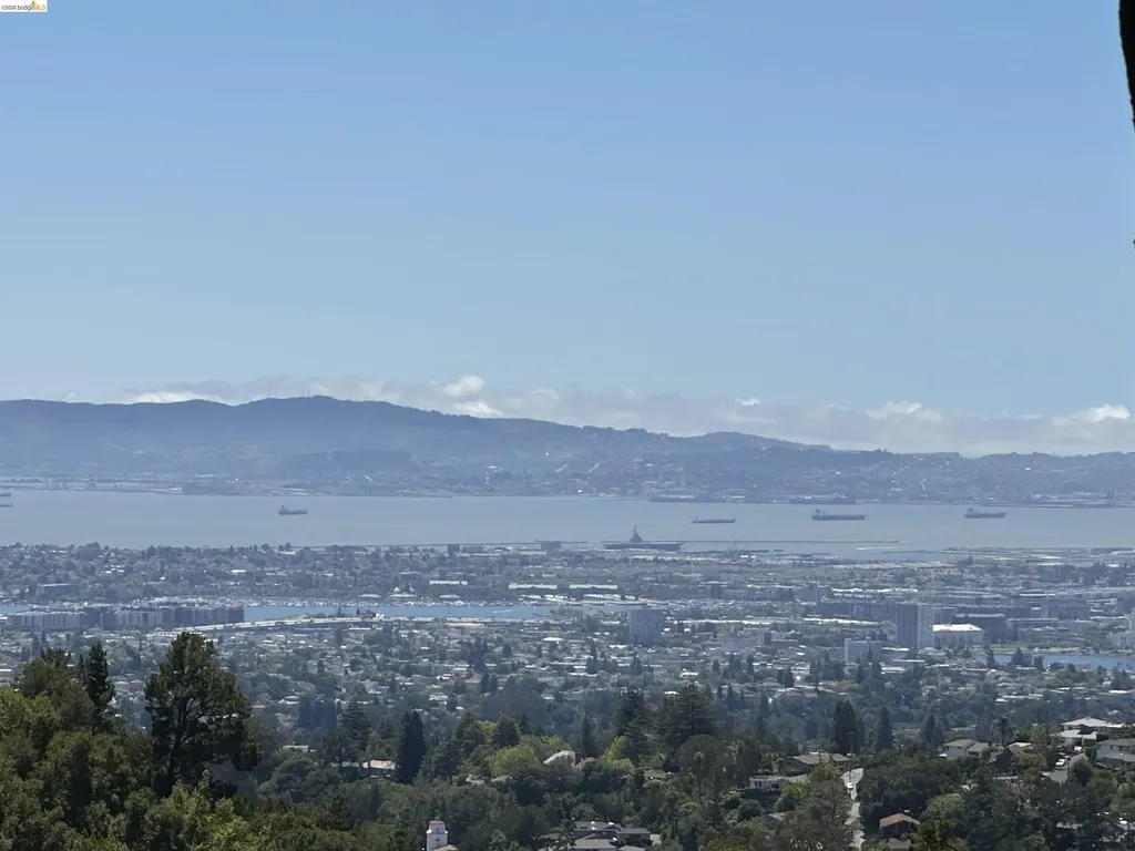 6153 Girvin Drive Oakland CA 94611