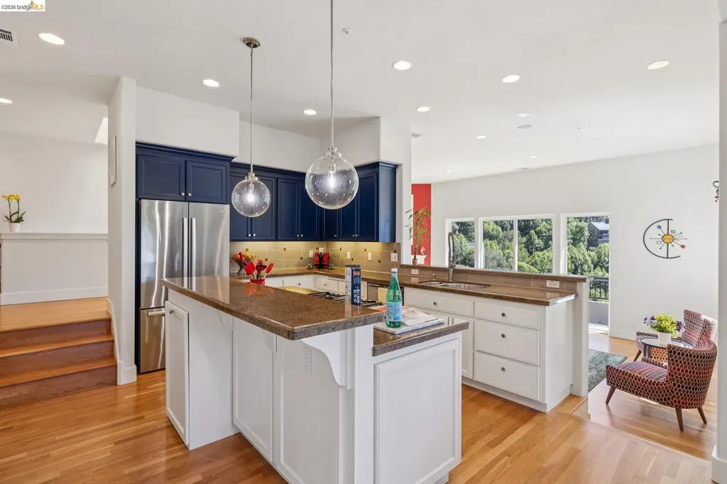 6153 Girvin Drive Oakland CA 94611