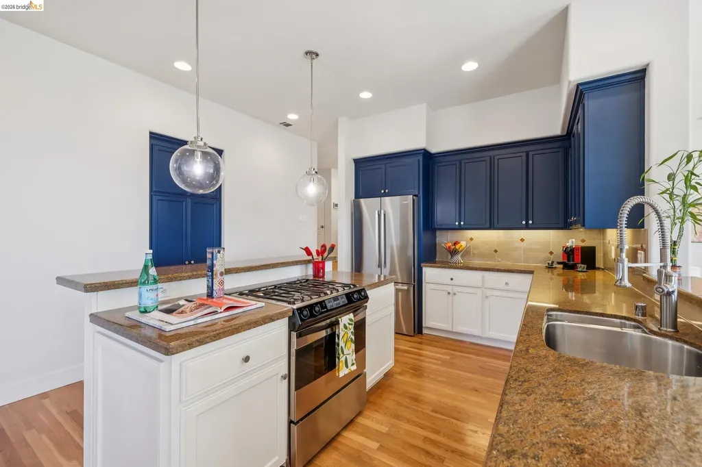 6153 Girvin Drive Oakland CA 94611
