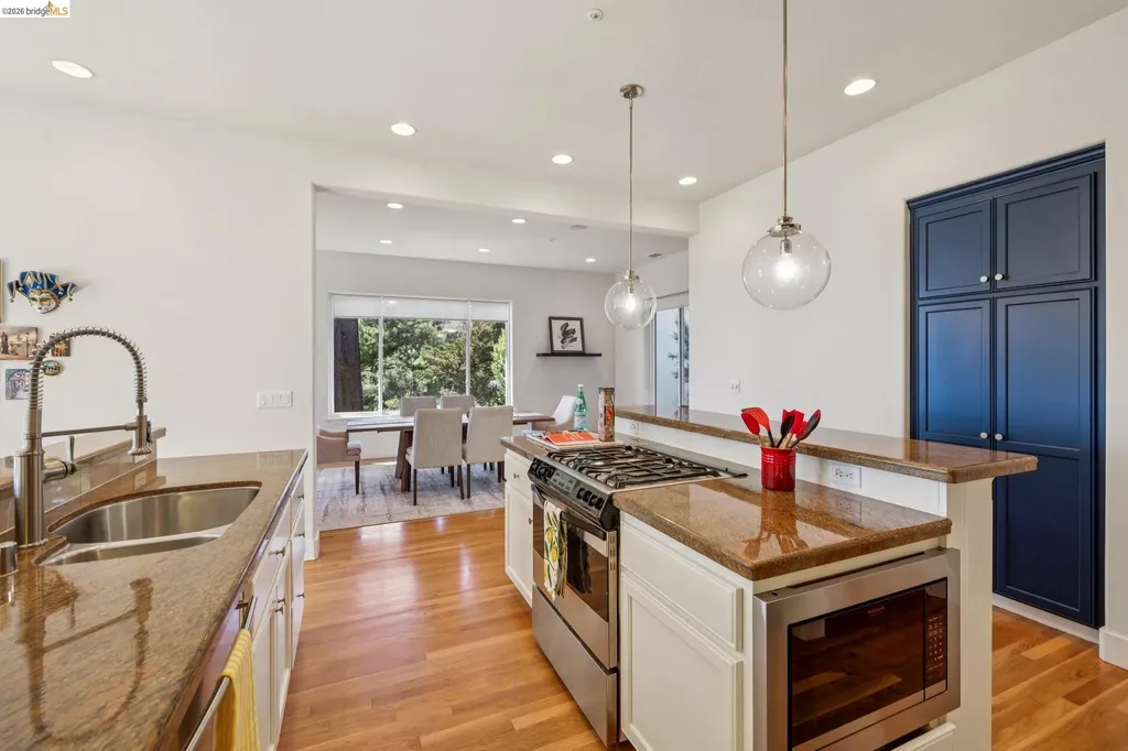 6153 Girvin Drive Oakland CA 94611