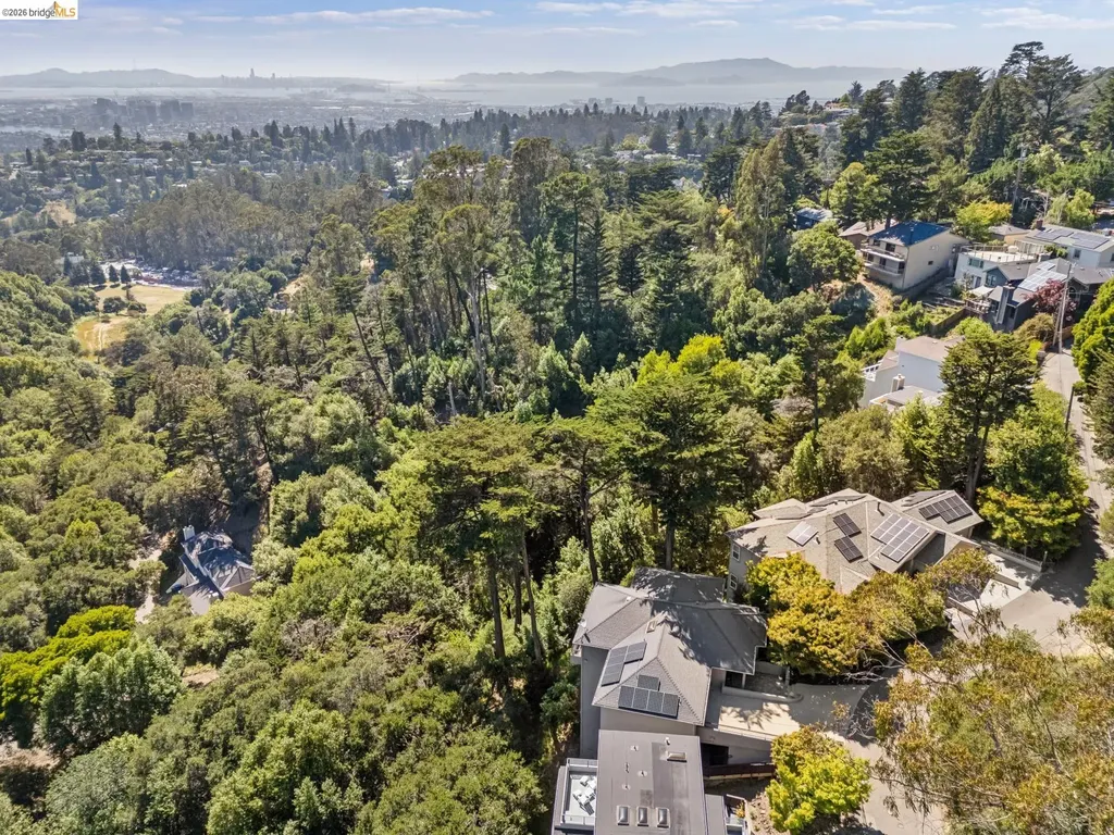 6153 Girvin Drive Oakland CA 94611