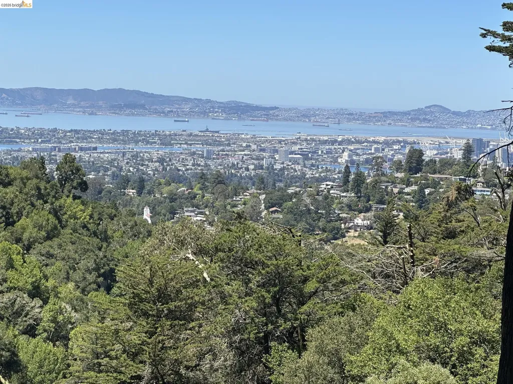 6153 Girvin Drive Oakland CA 94611