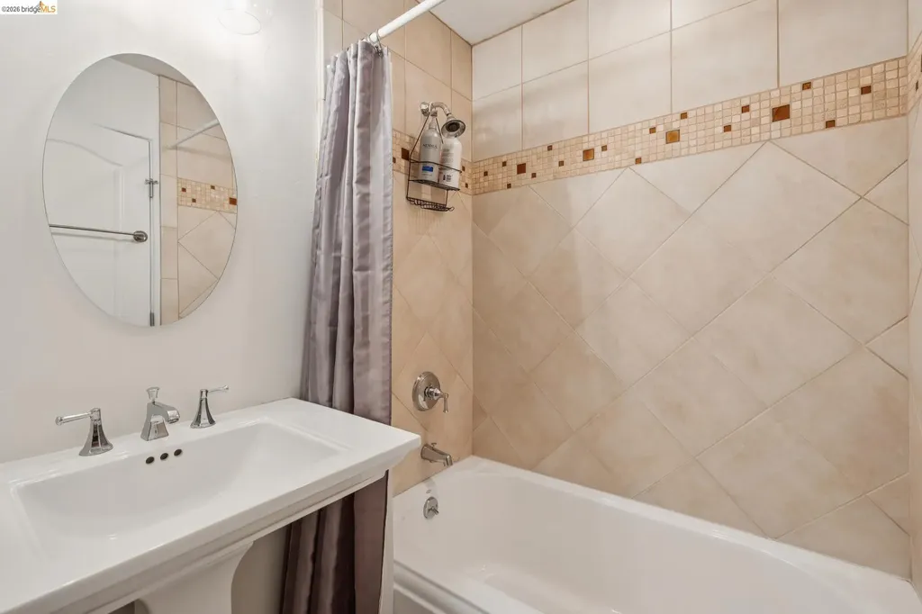 6153 Girvin Drive Oakland CA 94611
