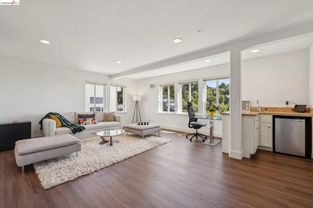 6153 Girvin Drive Oakland CA 94611