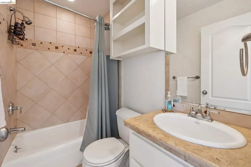6153 Girvin Drive Oakland CA 94611