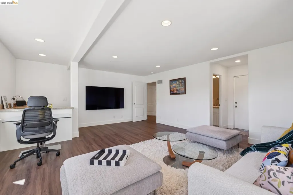6153 Girvin Drive Oakland CA 94611