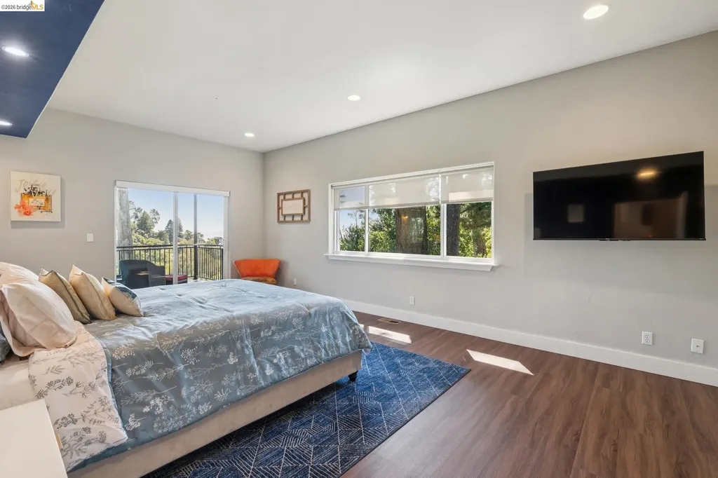 6153 Girvin Drive Oakland CA 94611