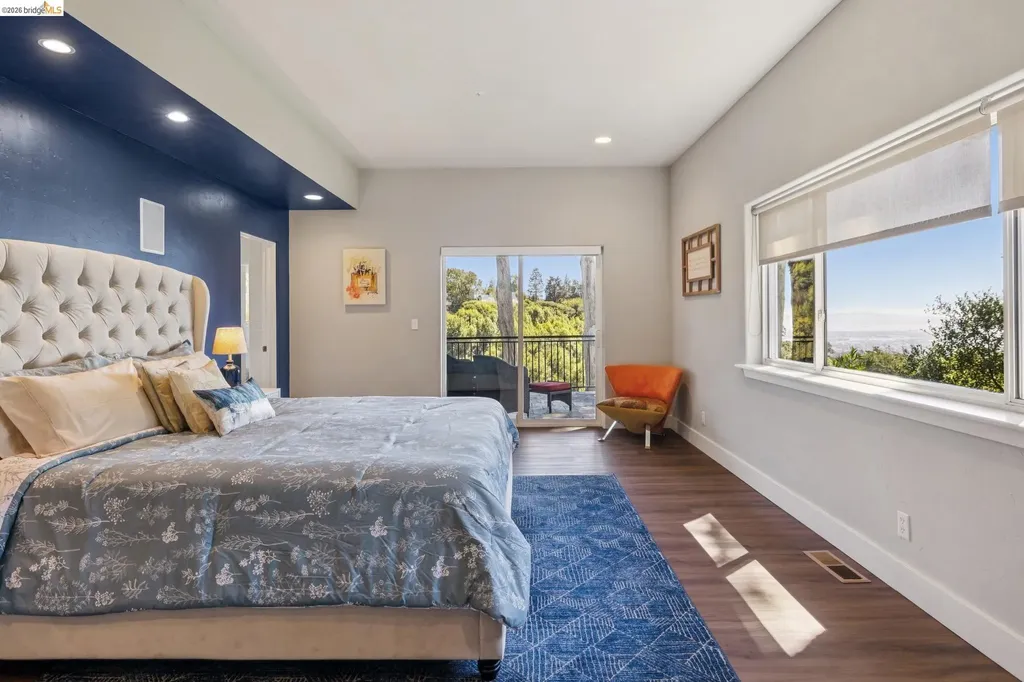 6153 Girvin Drive Oakland CA 94611
