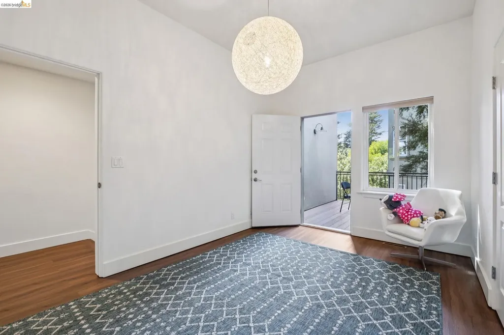 6153 Girvin Drive Oakland CA 94611