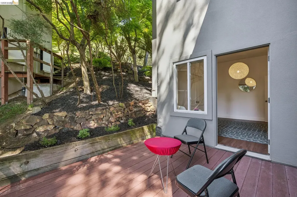6153 Girvin Drive Oakland CA 94611
