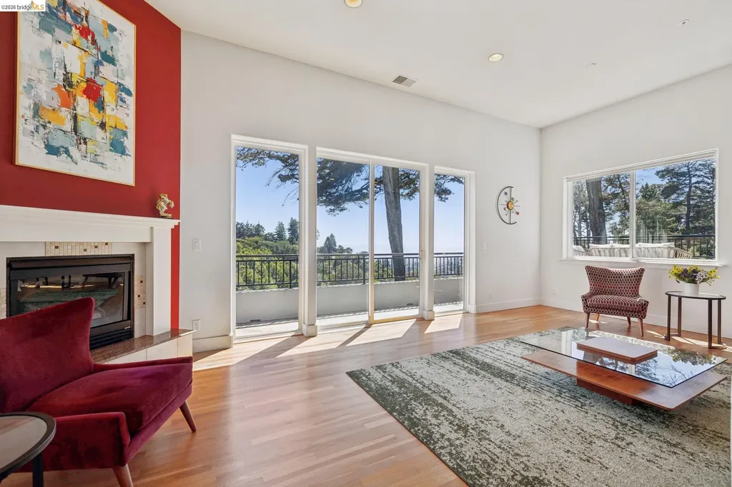 6153 Girvin Drive Oakland CA 94611